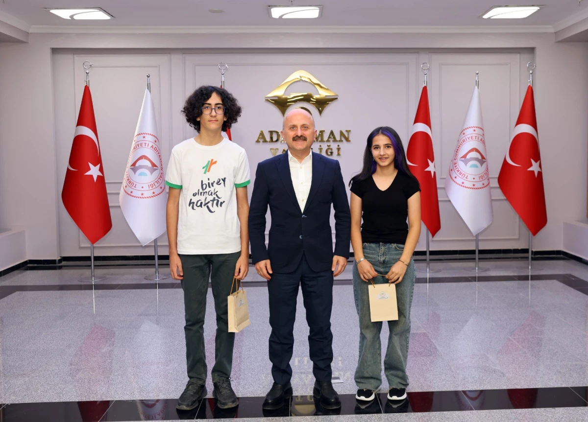 Vali Varol, LGS Şampiyonlarını ağırladı.