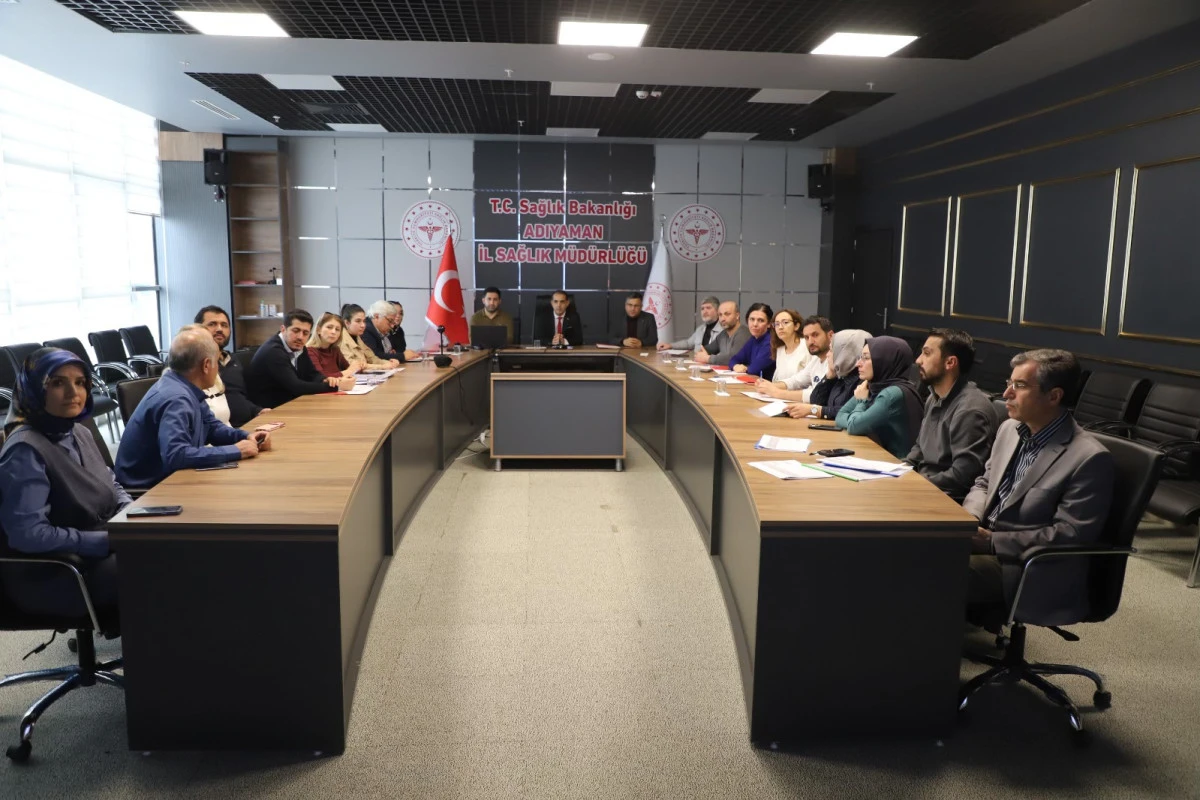 12 Sağlık Tesisi SDS Denetiminden Ge&ccedil;ti: Eksiklikler Masaya Yatırıldı