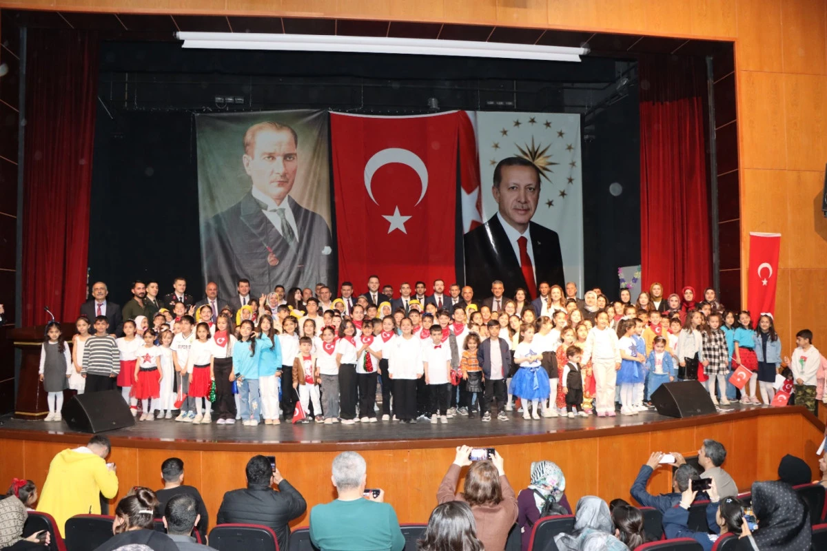 23 Nisan Ulusal Egemenlik ve &Ccedil;ocuk Bayramı Kahta&rsquo;da Kutlandı