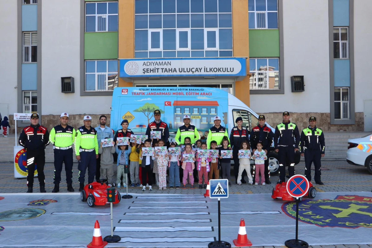 550 Öğrenci Jandarma ile Hem Öğrendi Hem Eğlendi