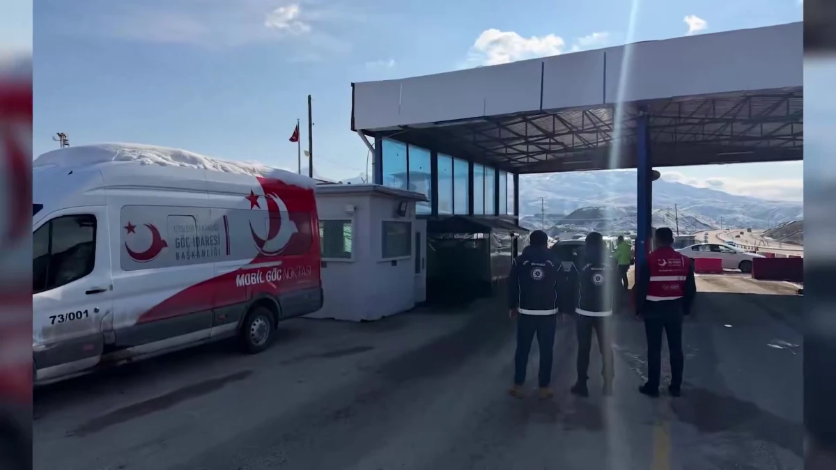 81 İlde G&ouml;&ccedil;men Ka&ccedil;ak&ccedil;ılığı Operasyonu: 19 Organizat&ouml;r Yakalandı