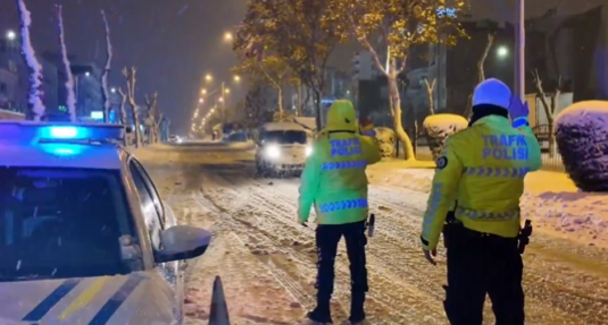 Adıyaman Emniyet M&uuml;d&uuml;rl&uuml;ğ&uuml; Yeni Yıla Yoğun Mesai İle Girdi