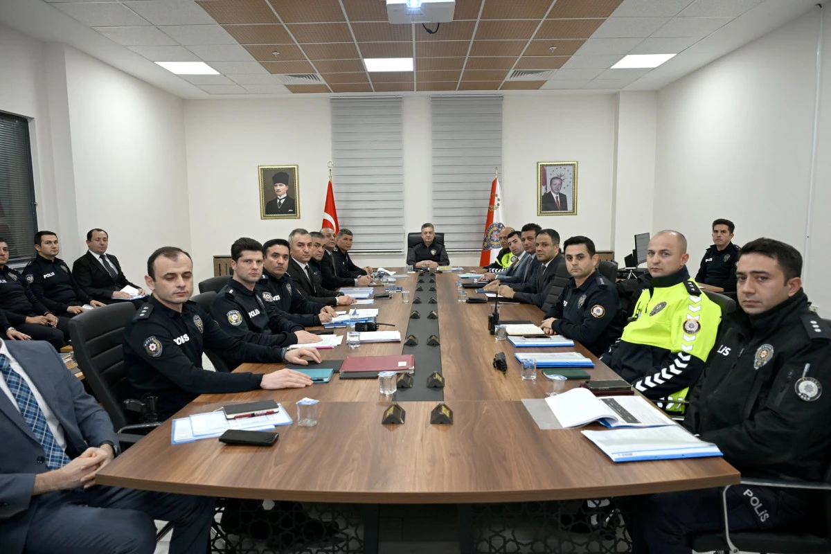 Adıyaman Emniyet M&uuml;d&uuml;rl&uuml;ğ&uuml; Yıl Sonu Değerlendirme Toplantısı Yaptı