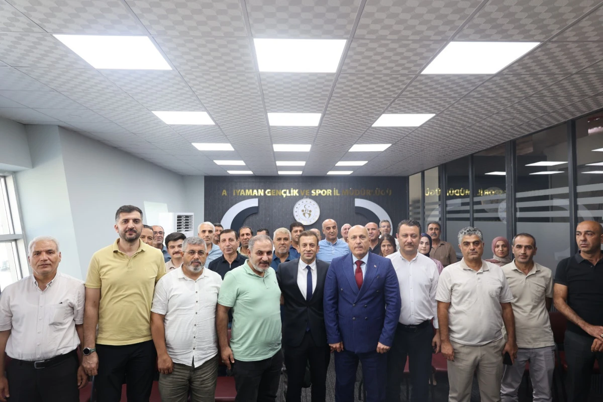 Adıyaman Gen&ccedil;lik ve Spor İl M&uuml;d&uuml;rl&uuml;ğ&uuml; tarafından kurum m&uuml;d&uuml;rlerimize y&ouml;nelik &ldquo;Davranış Y&ouml;netimi ve Protokol Kuralları&rdquo; eğitimi ger&ccedil;ekleştirildi.