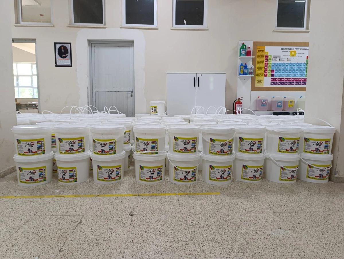 Adıyaman MTAL’den Yerli Üretim Hamlesi: Okulların Boya İhtiyacı Artık Bu Okuldan Karşılanıyor