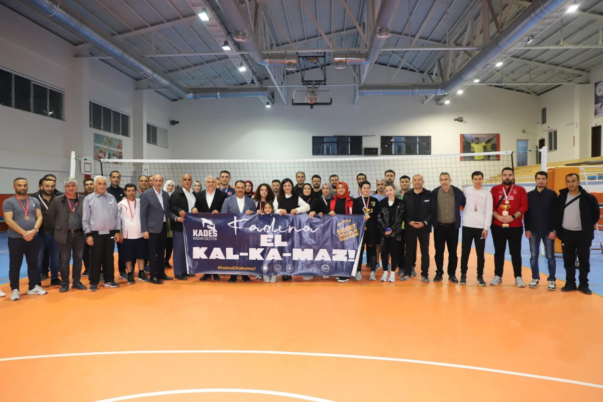 Adıyaman’da 25 Kasım Voleybol Turnuvası Coşkuyla Tamamlandı