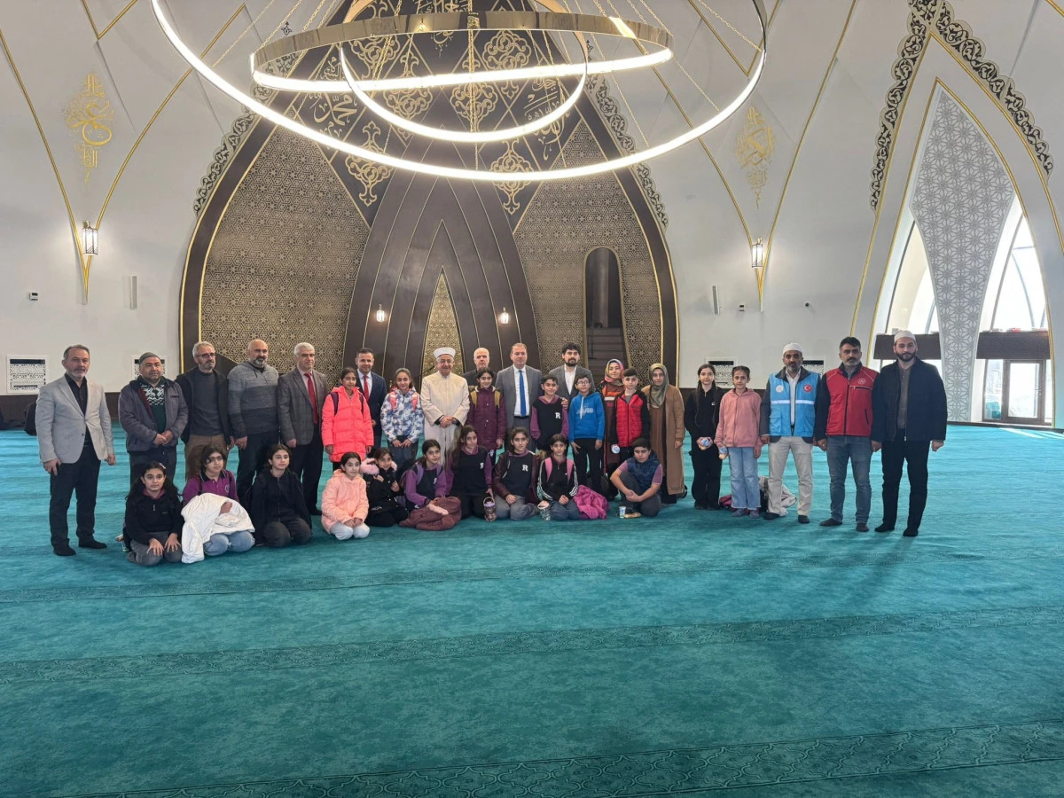 Adıyaman’da Gençlik Buluşması: Manevi ve Kültürel Değerler Öne Çıktı