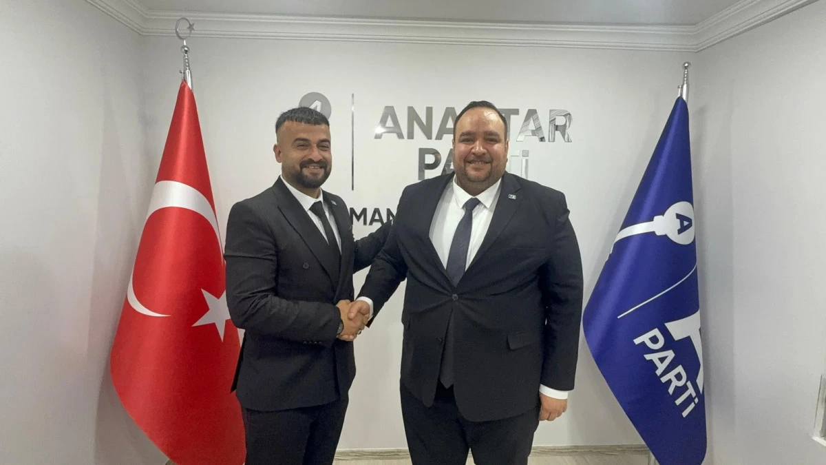 Adıyaman&rsquo;da iş insanı Hasan Tepe, yaklaşık 105 kişilik grupla Anahtar Parti&rsquo;ye katıldı