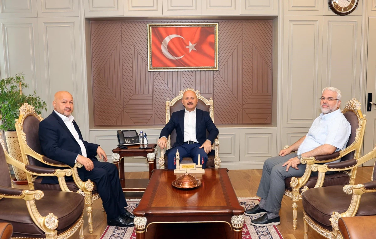   Adıyaman’da Kalıcı Konutlar Ve Kamu Yatırımları İle İlgili Toplantı  