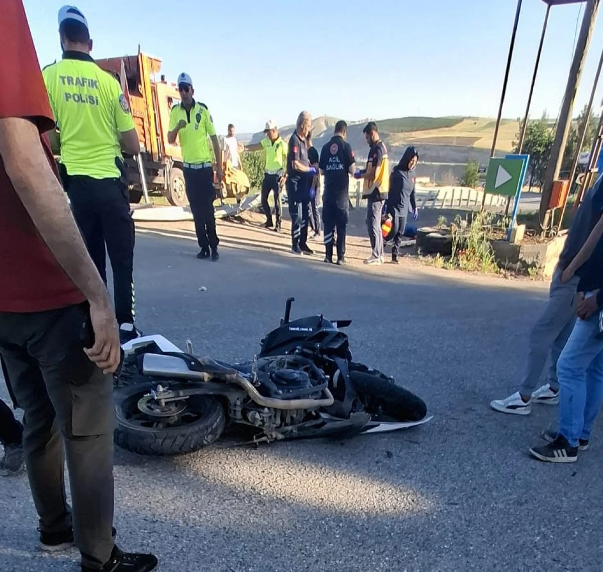 Adıyaman&rsquo;da Motosiklet Kazası: 19 Yaşındaki Gen&ccedil; Hayatını Kaybetti