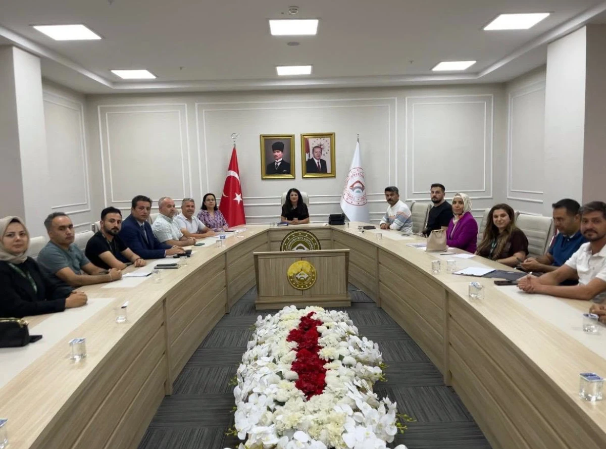Adıyaman'da "Uzat Elini Projesi" Toplantısı D&uuml;zenlendi