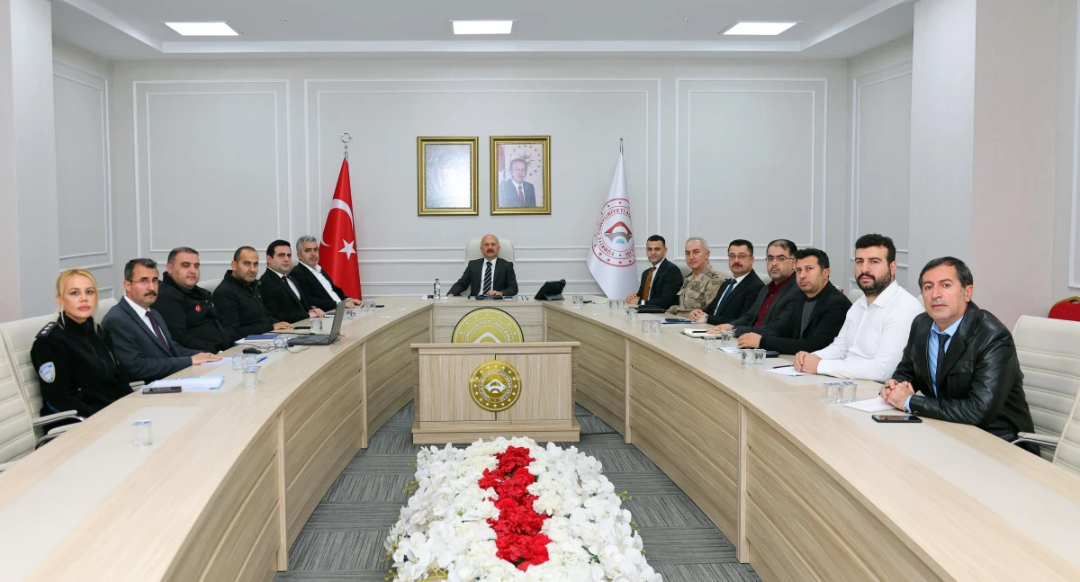 Adıyaman'da Yıkım ve Enkaz Kaldırma &Ccedil;alışmaları Ele Alındı