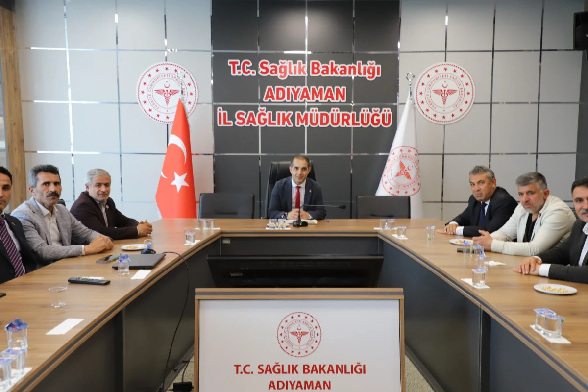 Adıyaman&rsquo;daki Muhtarlardan M&uuml;d&uuml;r Şirik&rsquo;e Ziyaret