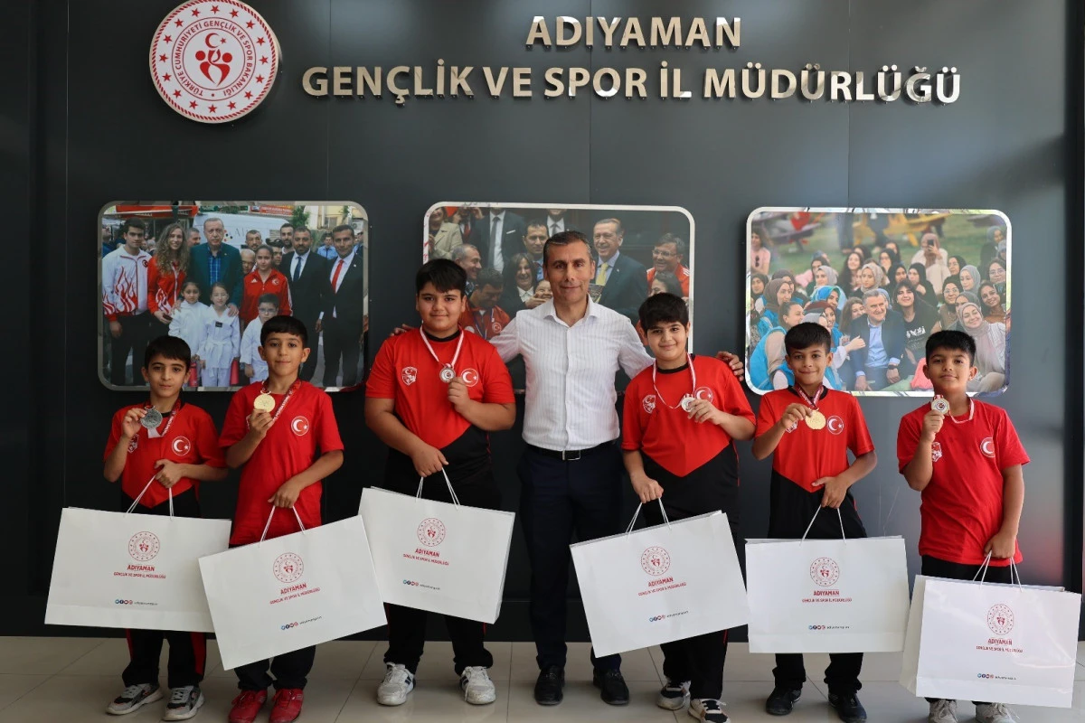 Adıyamanlı Güreşçiler Türkiye Şampiyonasından Madalyalarla Döndü   