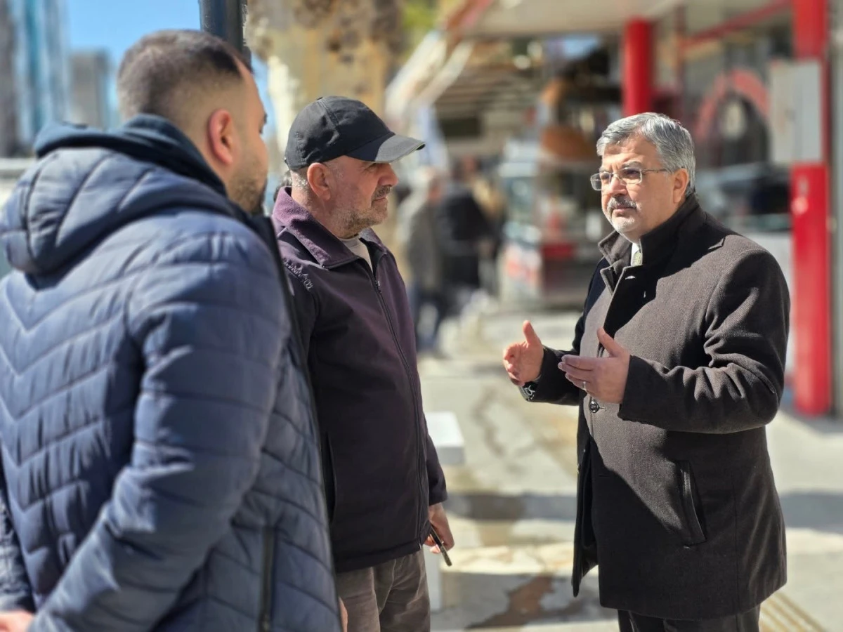 AK Parti Adıyaman İl Başkanı Ekrem &Ccedil;adır, esnaf ziyaretleri ger&ccedil;ekleştirdi.