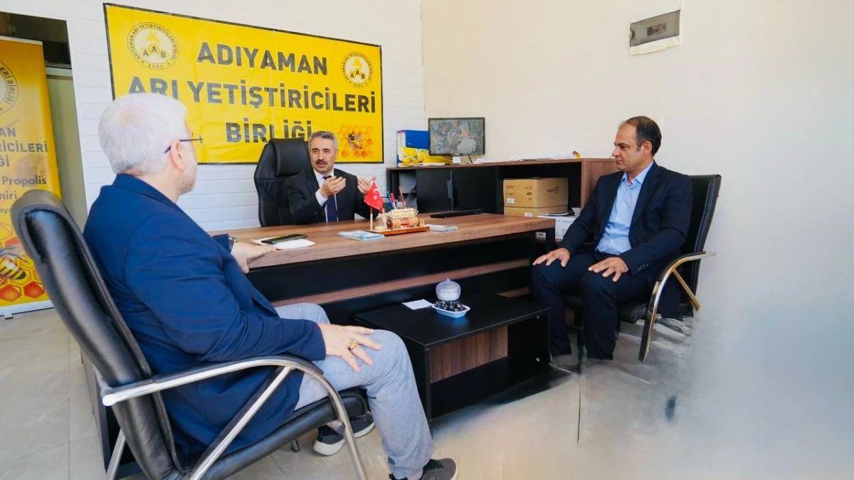 AK Parti Adıyaman Milletvekili ve Teşkilat Başkan Yardımcısı Av. Mustafa Alkayış  Yetiştiricileri Birliği Başkanı Mehmet Yaşar Yiğit’i ziyaret etti.