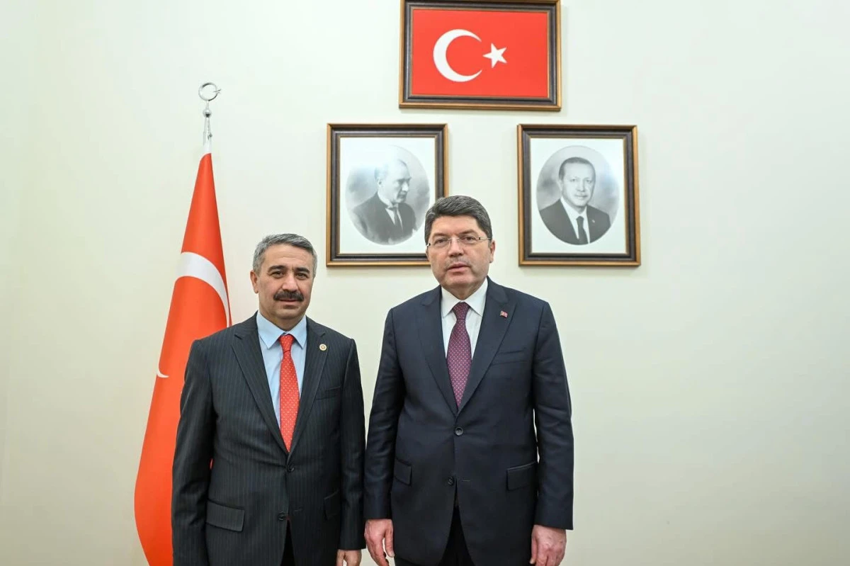 AK Parti Teşkilat Başkan Yardımcısı ve Adıyaman Milletvekili Mustafa ALKAYIŞ, Kahta Adliyesi’ne 1. Ağır Ceza Mahkemesi kurulmasına ilişkin değerlendirmede bulundu: