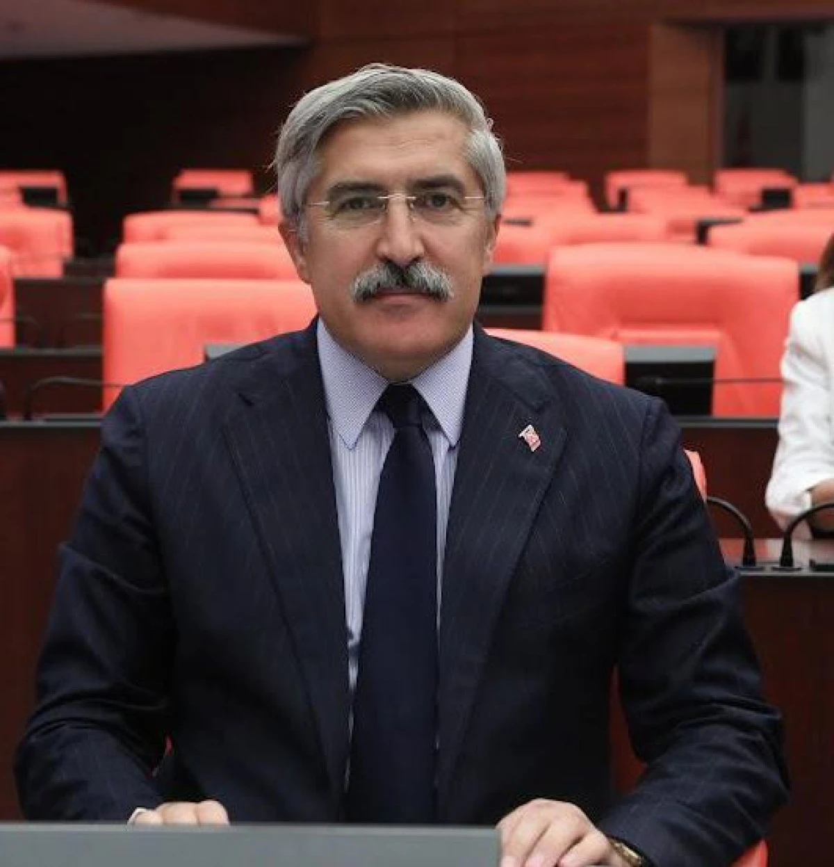 AK Parti’den Özgür Özel’in sözlerine sert tepki: “Önce rüşvet-yolsuzluk iddialarına cevap verin”  Milletin Aklıyla alay etmeyin 