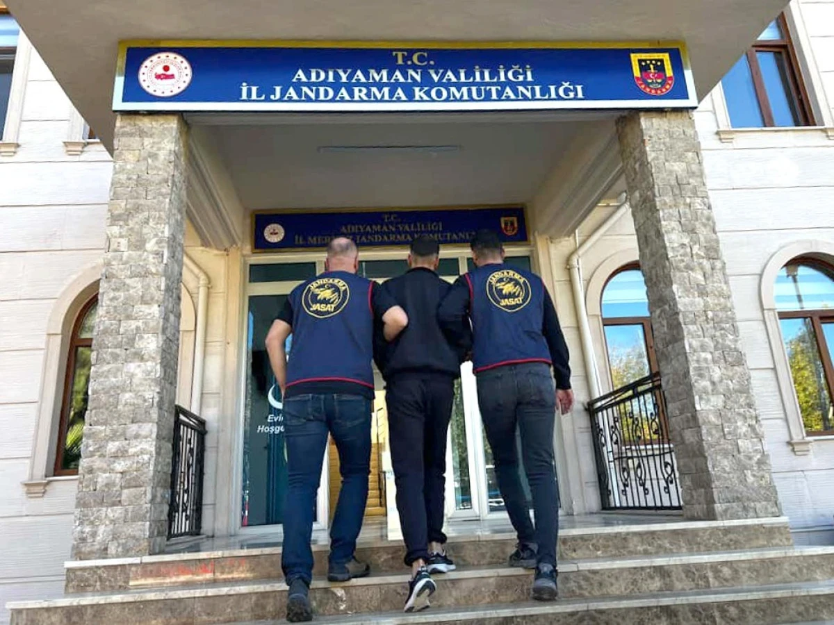 “Aranan Şahıs Jandarma Operasyonu İle Yakalandı”