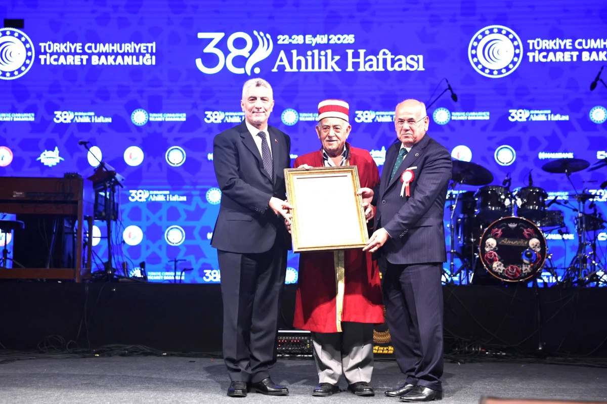 Bakan Bolat’tan Esnafa 100 Milyon Liralık Kredi Müjdesi
