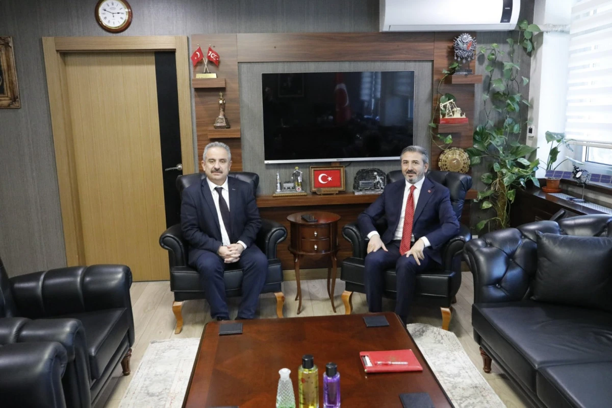 Bakan Yardımcısı Ahmet Aydın, Sinan Burhan&rsquo;ı Kabul Etti