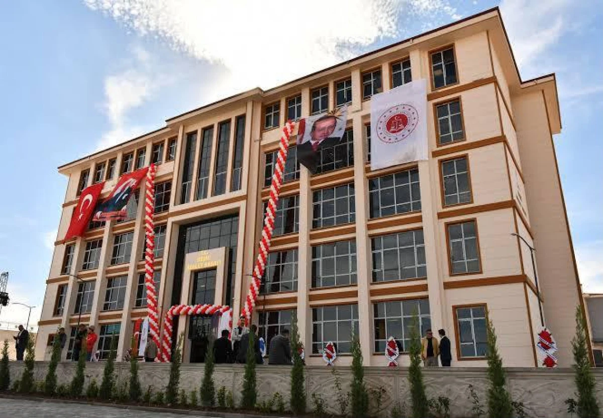 Besni Yeni Adliye Sarayı Hizmete Girdi