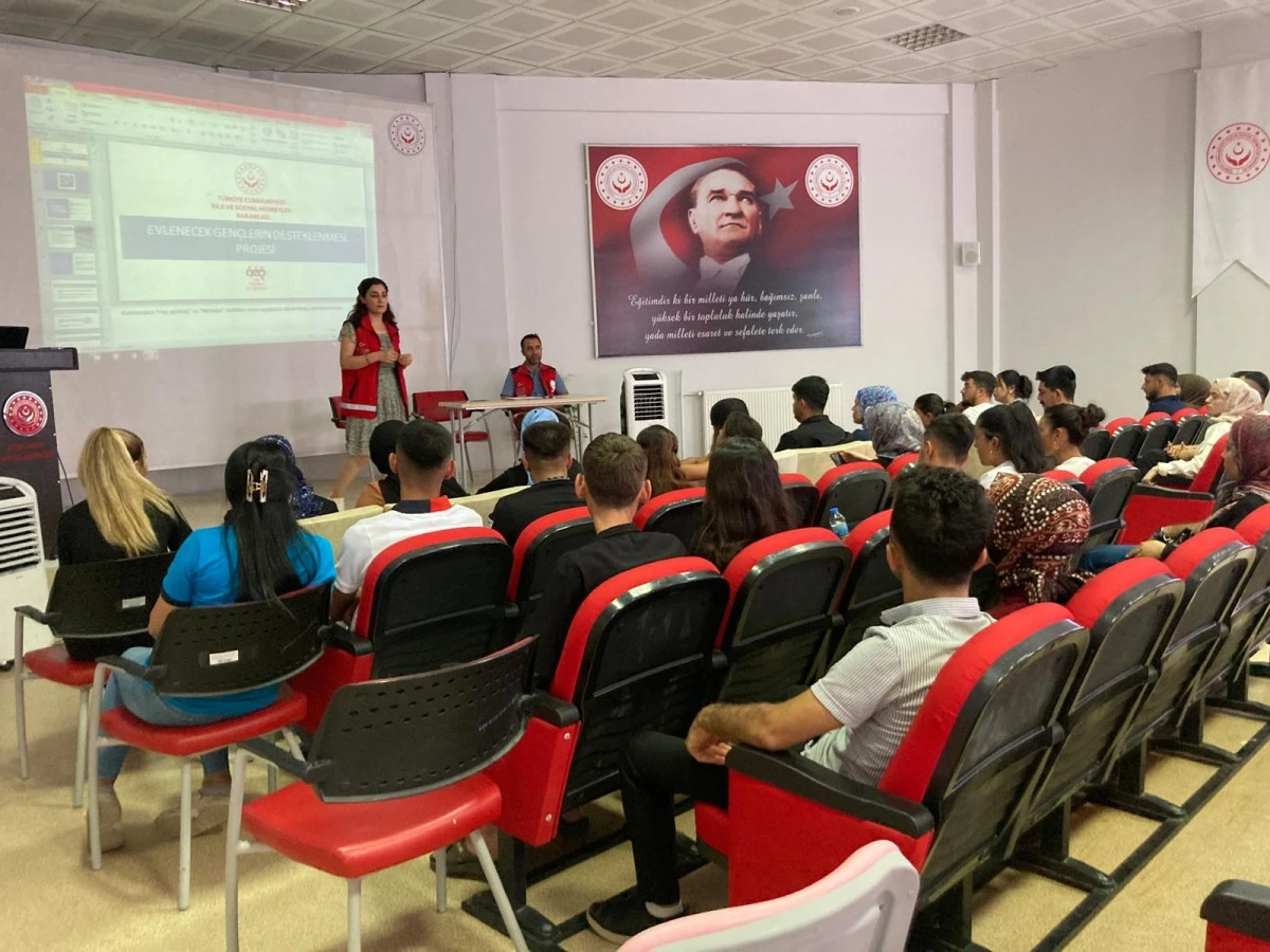 Besni’de 16 Çifte Evlilik Öncesi Eğitim Verildi