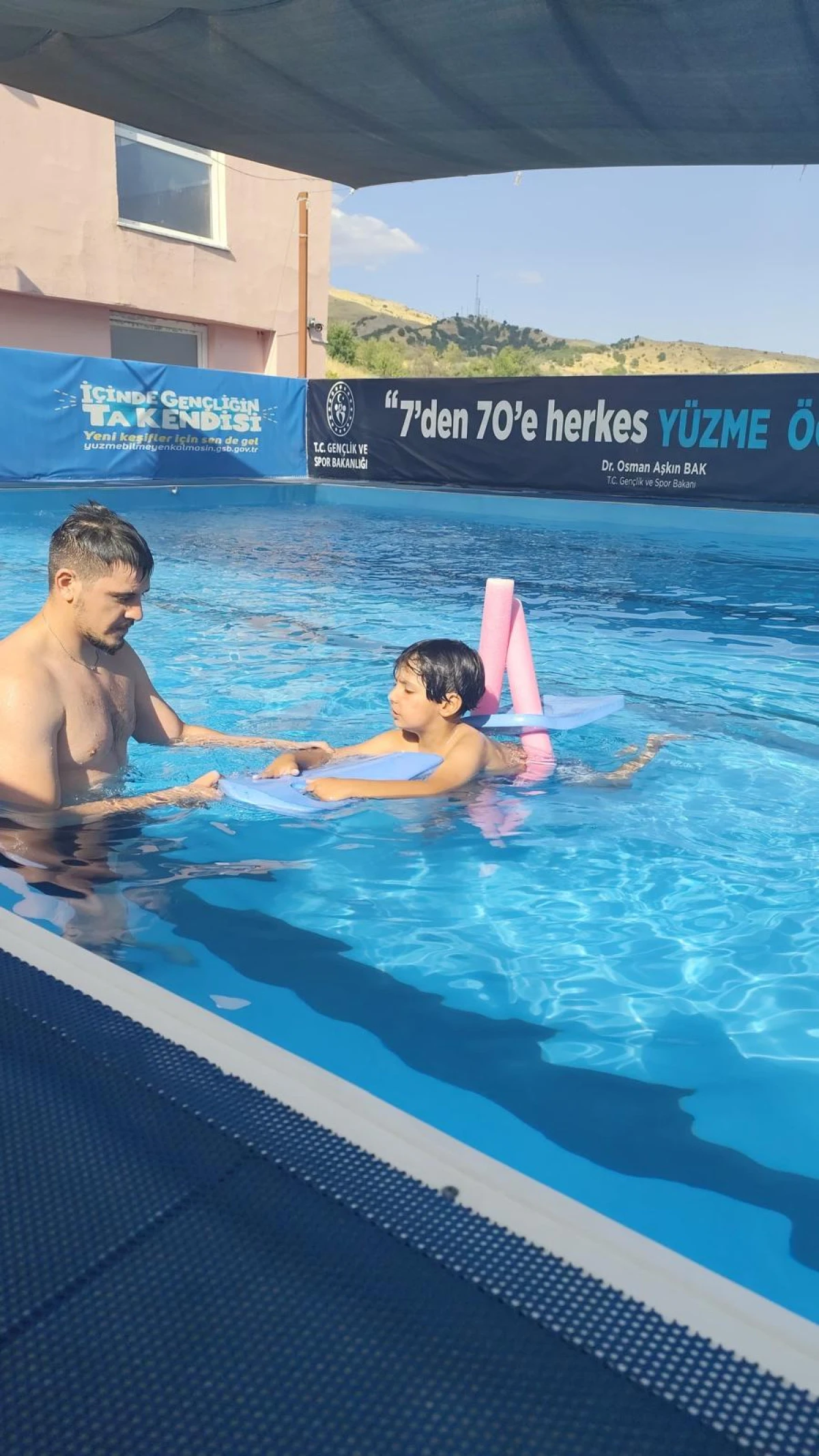 Bir Kişi İ&ccedil;in Bile Değer: Cabir Ali&rsquo;nin Havuzdaki İlk Heyecanı