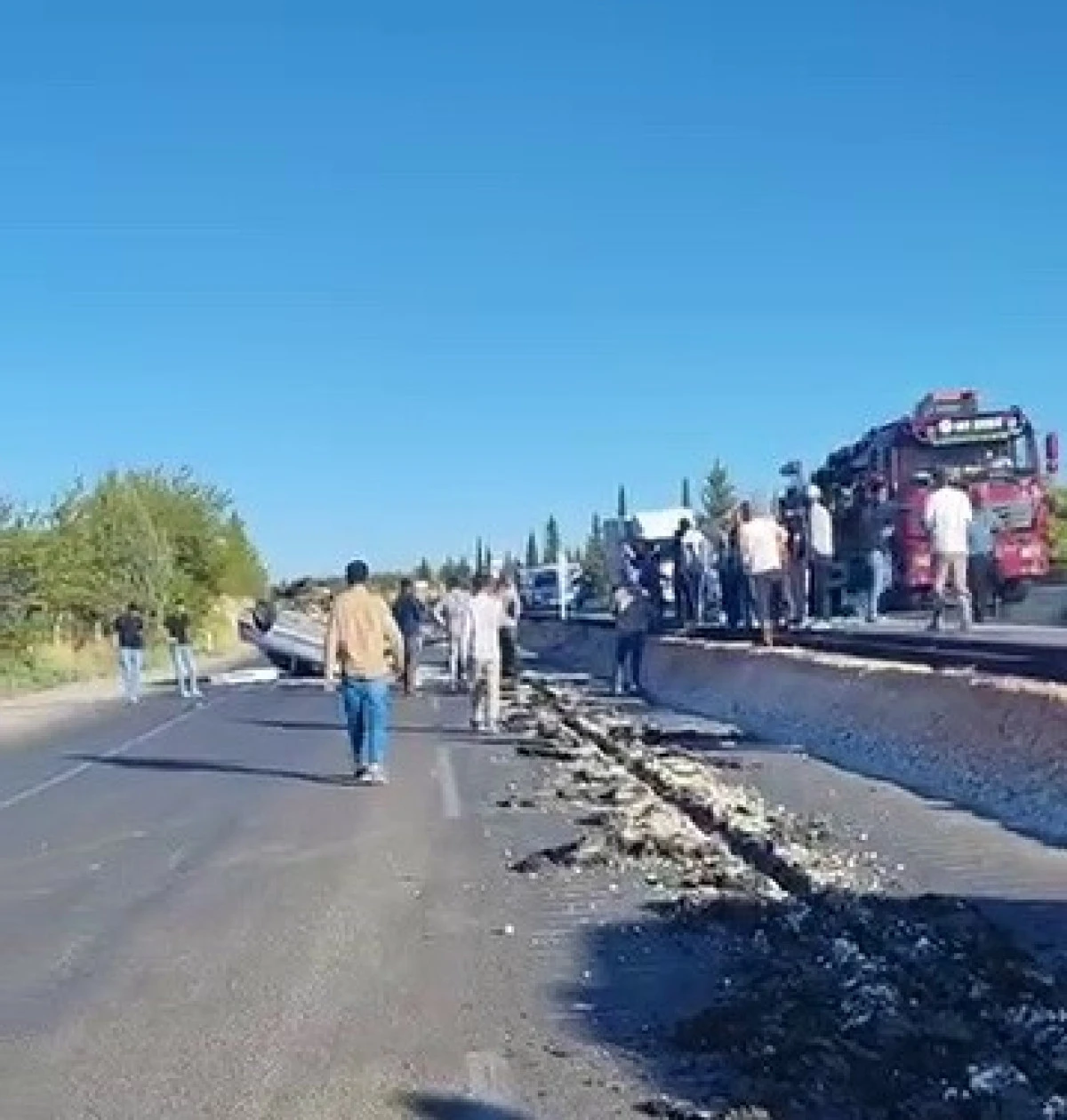 Çarpışan Otomobillerden Biri Takla Attı: 2 Yaralı   