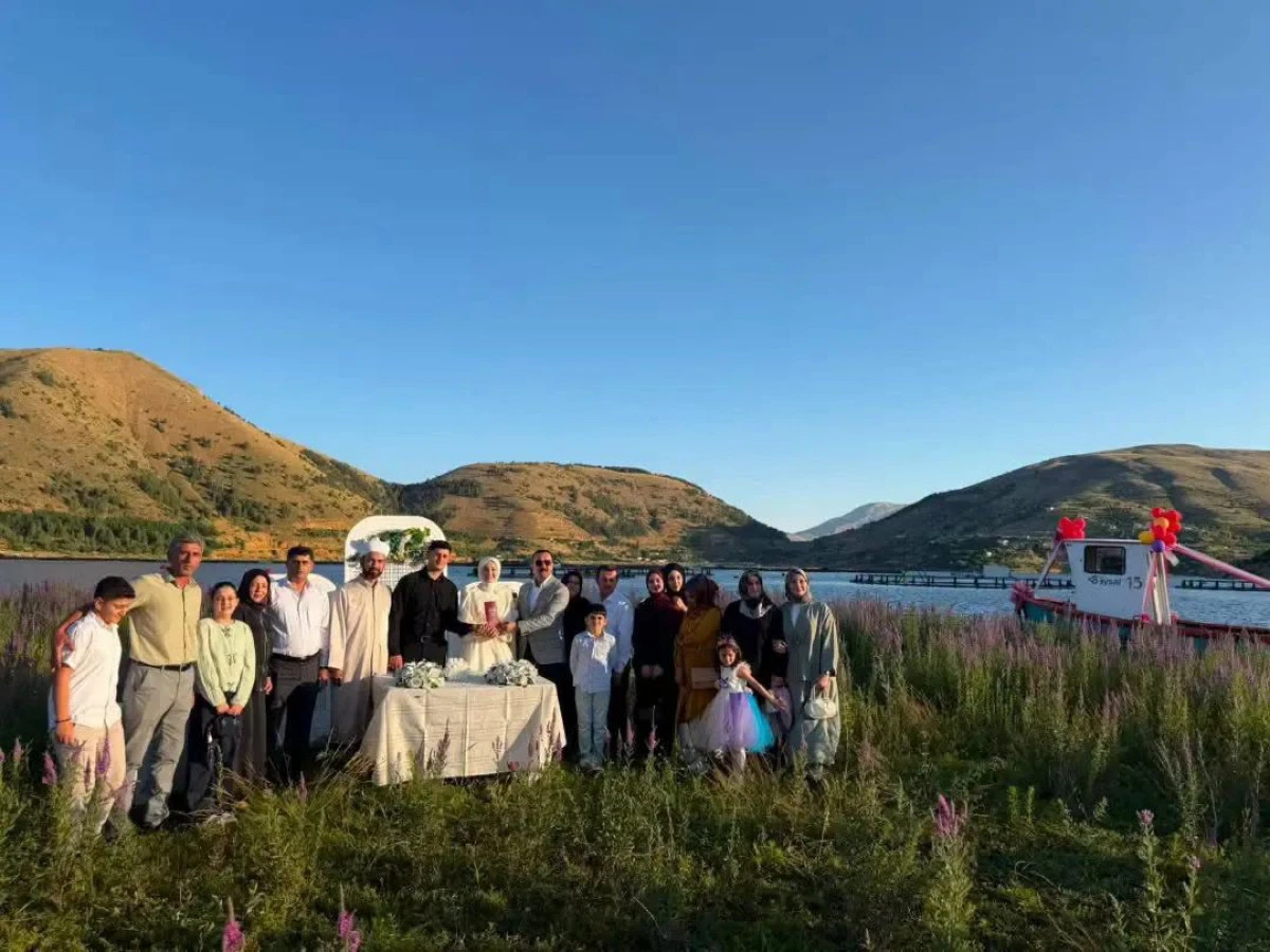 &Ccedil;at Barajı Y&uuml;zen Adalar'da İlk Nik&acirc;h Heyecanı