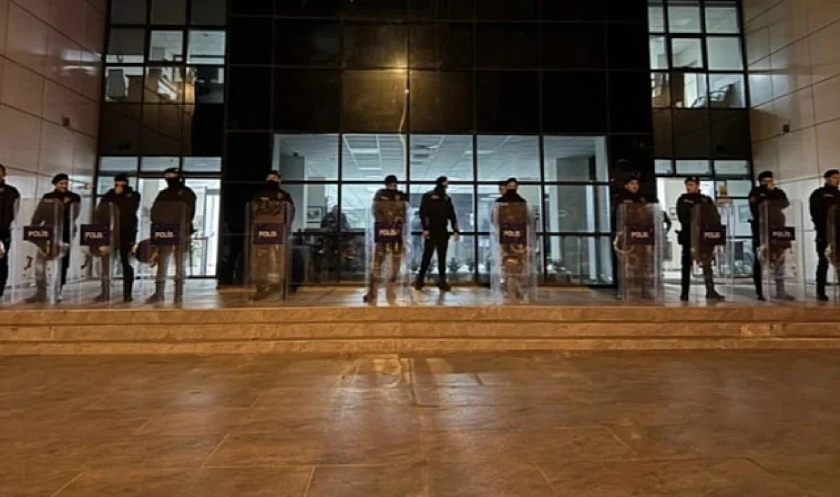 CHP'li Marmaris Belediyesi'ne Yapılan Operasyonda 3 Kişi G&ouml;zaltına Alındı