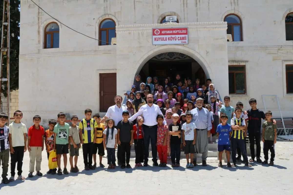 Depremde Yıkılan Kuyulu K&ouml;y&uuml; Camii Yeniden İbadete A&ccedil;ıldı