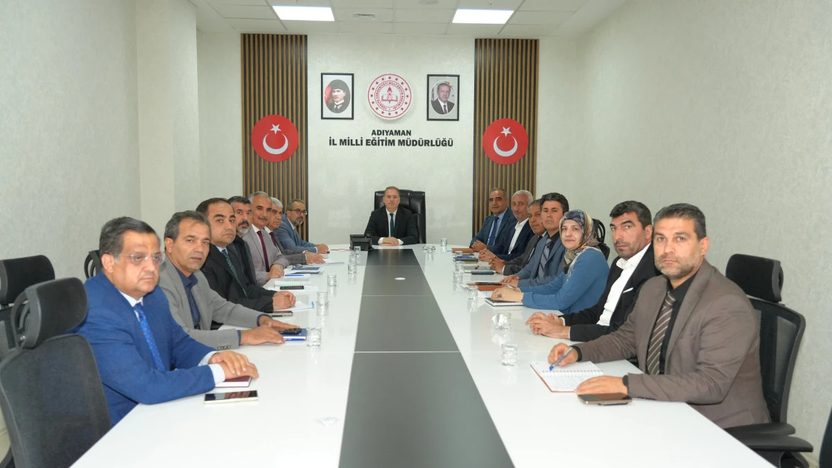 Eğitim &Ccedil;alışmaları Adıyaman&rsquo;da Haftalık Toplantıda Masaya Yatırıldı