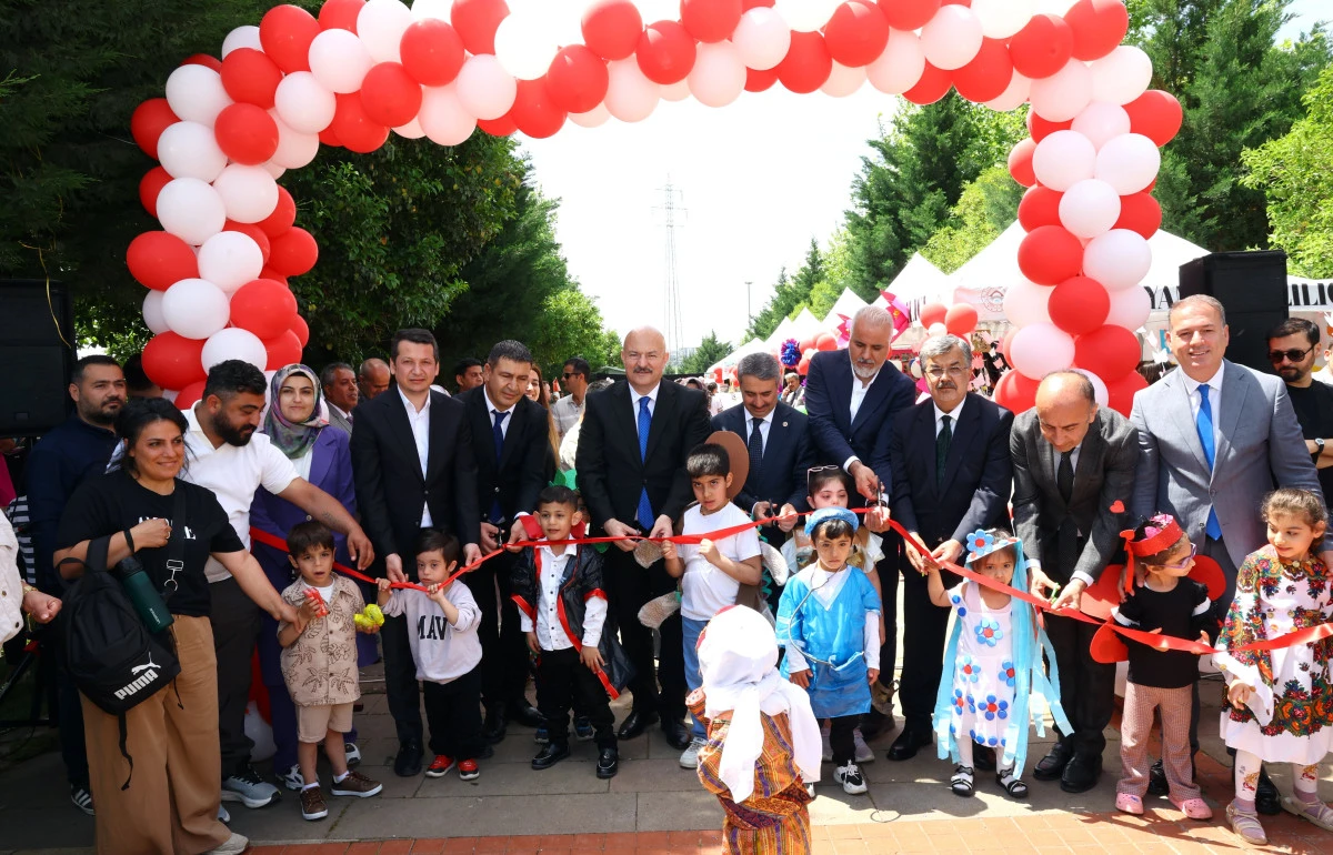 &ldquo;En &Ouml;zel Şenlik&rdquo; 4. Kez Renkli G&ouml;r&uuml;nt&uuml;lere Sahne Oldu
