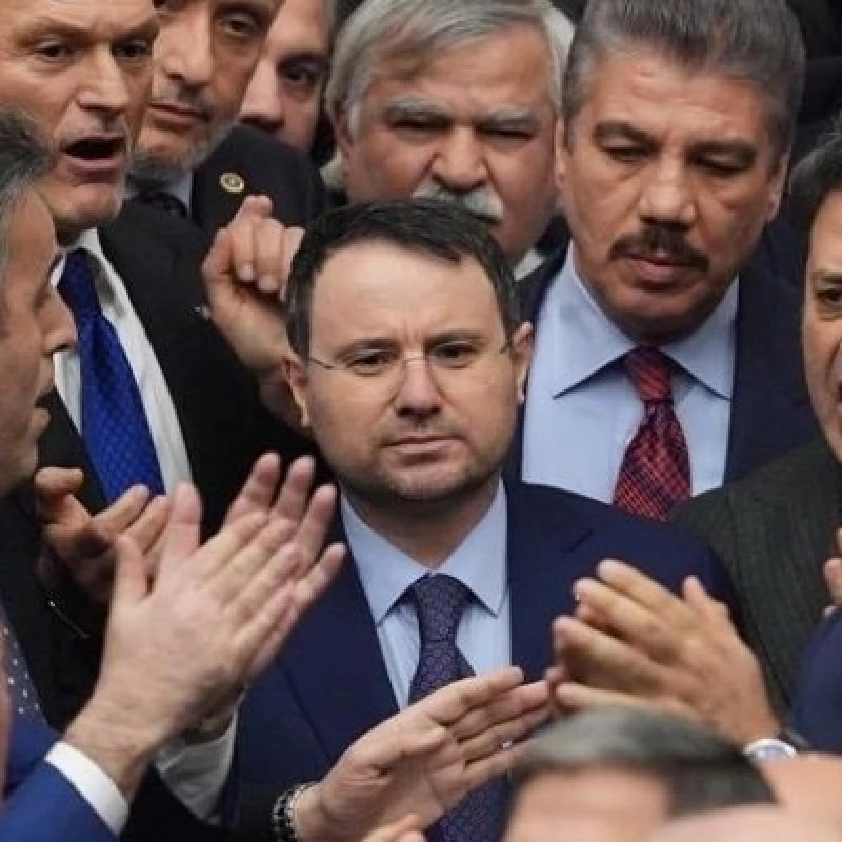 Faili Me&ccedil;hul Dosyalar Vurgusu: Soruşturmada 26 G&ouml;zaltı Kararı