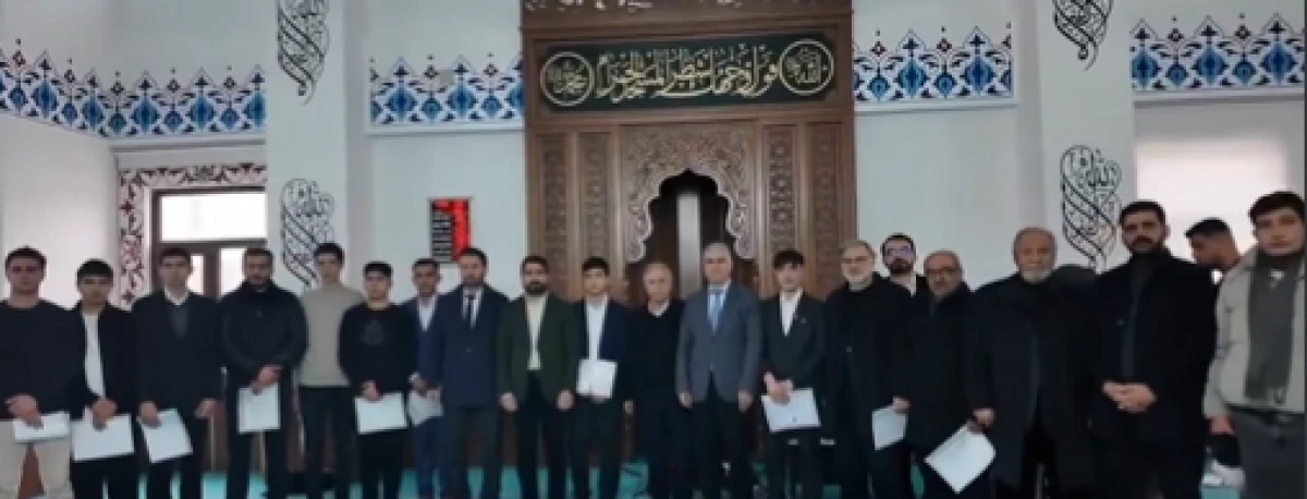 Gen&ccedil; Hatipler Minberde Buluştu