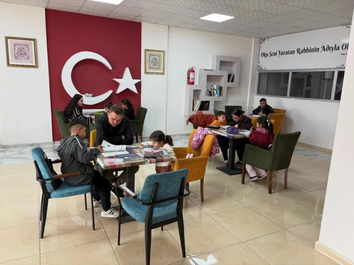 Gen&ccedil;ler ve &Ouml;ğrenciler Gen&ccedil;lik Merkezlerinde Buluştu