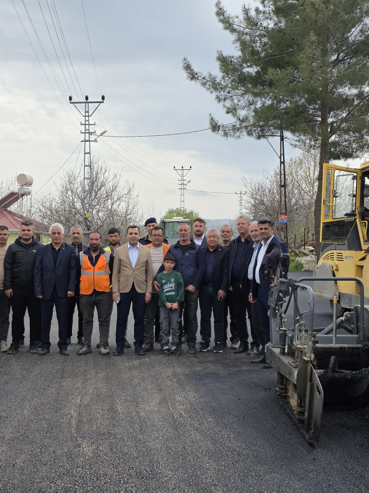 G&ouml;lbaşı&rsquo;nda K&ouml;y Yollarında Asfalt &Ccedil;alışmaları Devam Ediyor