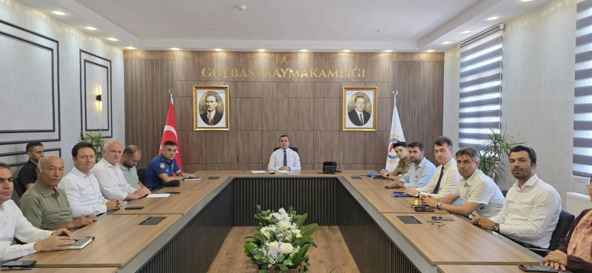 G&ouml;lbaşı'nda Kurum M&uuml;d&uuml;rleri Değerlendirme Toplantısı Yapıldı