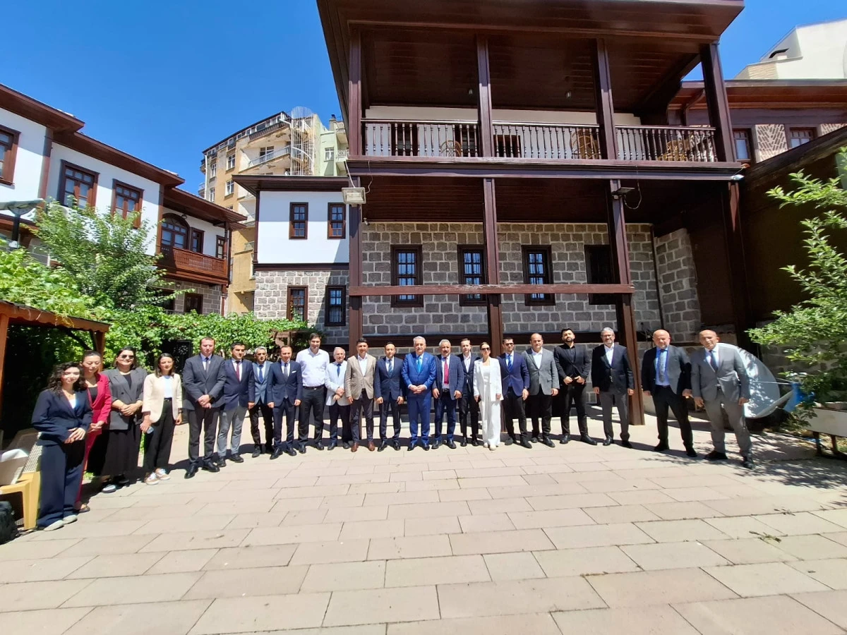  Hayati Yazıcı'dan Cumhurbaşkanının görev süresine ilişkin açıklama
