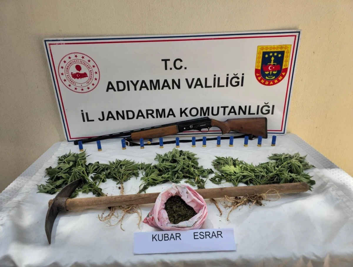 Jandarma Ekipleri Uyuşturucuya Geçit Vermiyor   