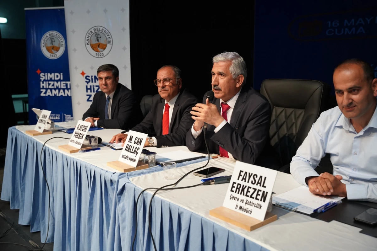 Kahta Belediyesi Eski Çarşı Kentsel Dönüşüm Bilgilendirme ve Tanıtım Toplantısı Düzenledi