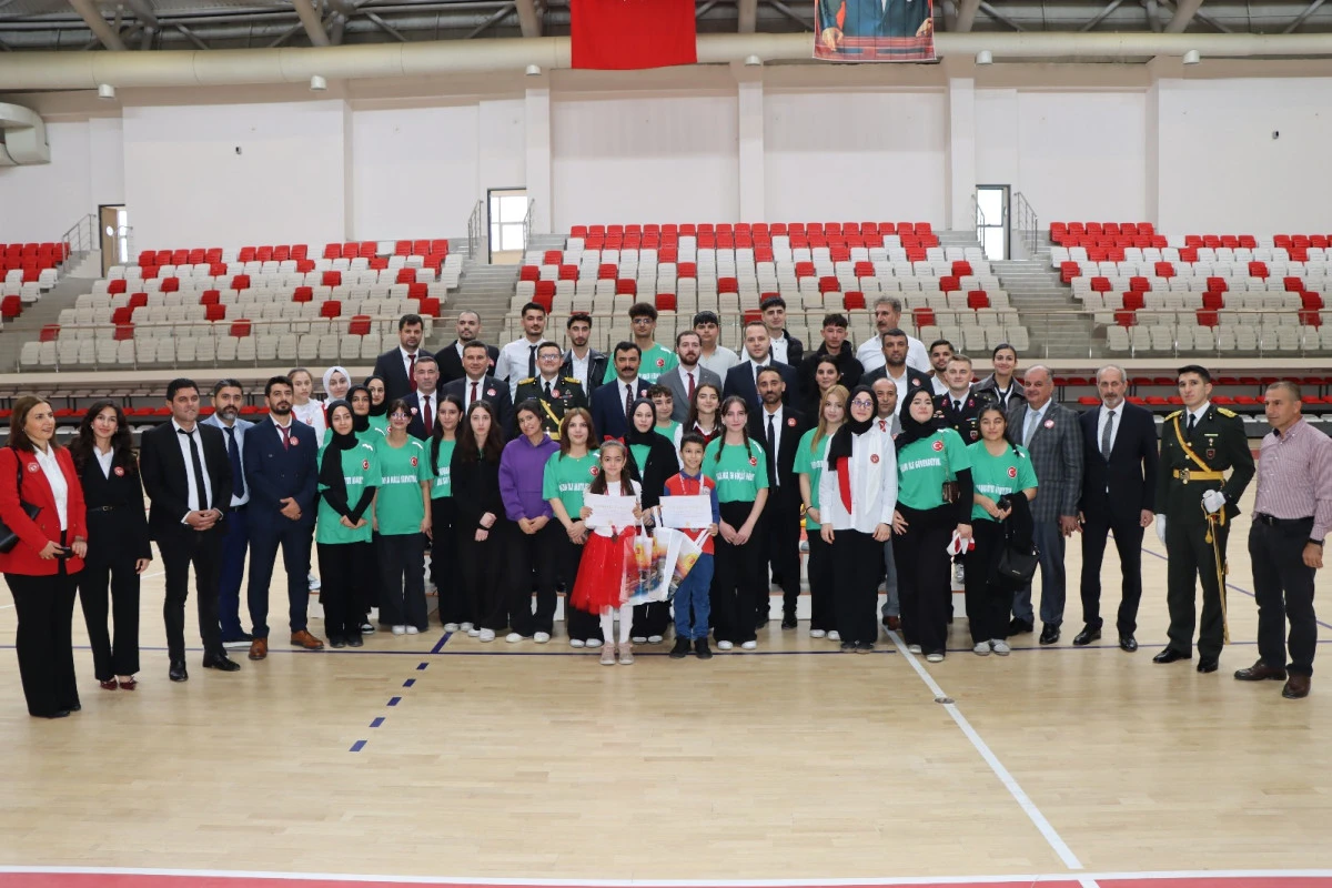 Kahta’da 29 Ekim Cumhuriyet Bayramı coşkuyla kutlandı.