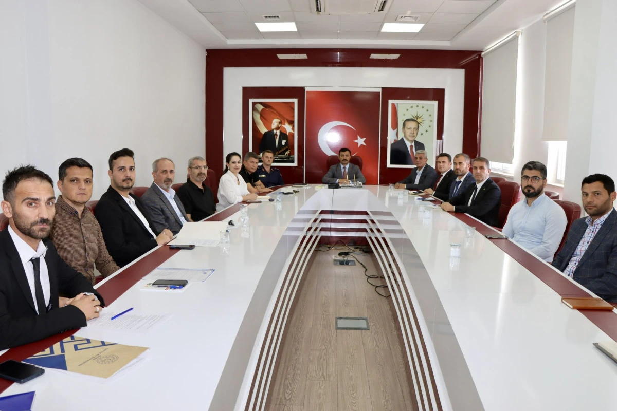 Kahta’da Bağımlılıkla Mücadele Toplantısı Gerçekleştirildi