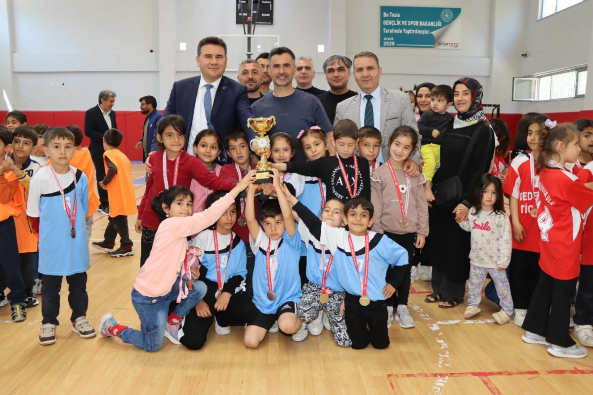 Kahta&rsquo;da Geleneksel &Ccedil;ocuk Oyunları Şenliği 