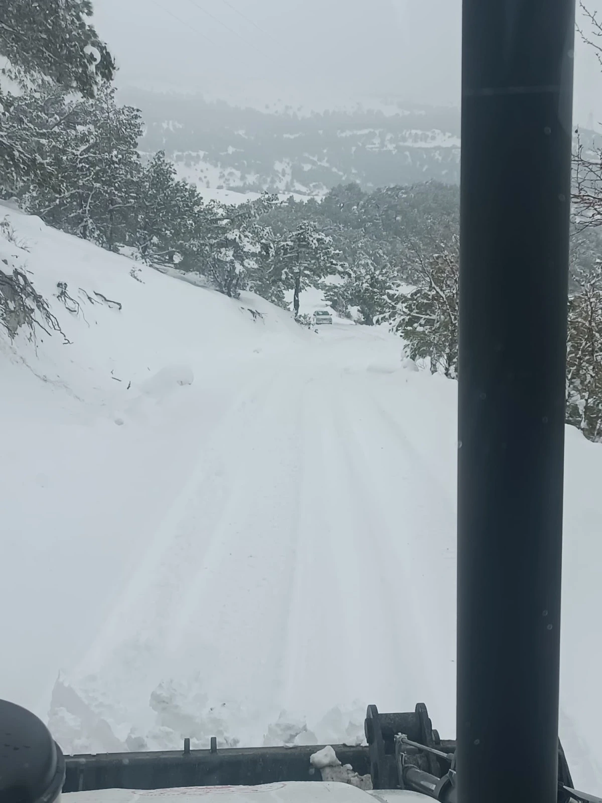 Kahta&rsquo;da Karla M&uuml;cadele &Ccedil;alışmaları Aralıksız S&uuml;r&uuml;yor