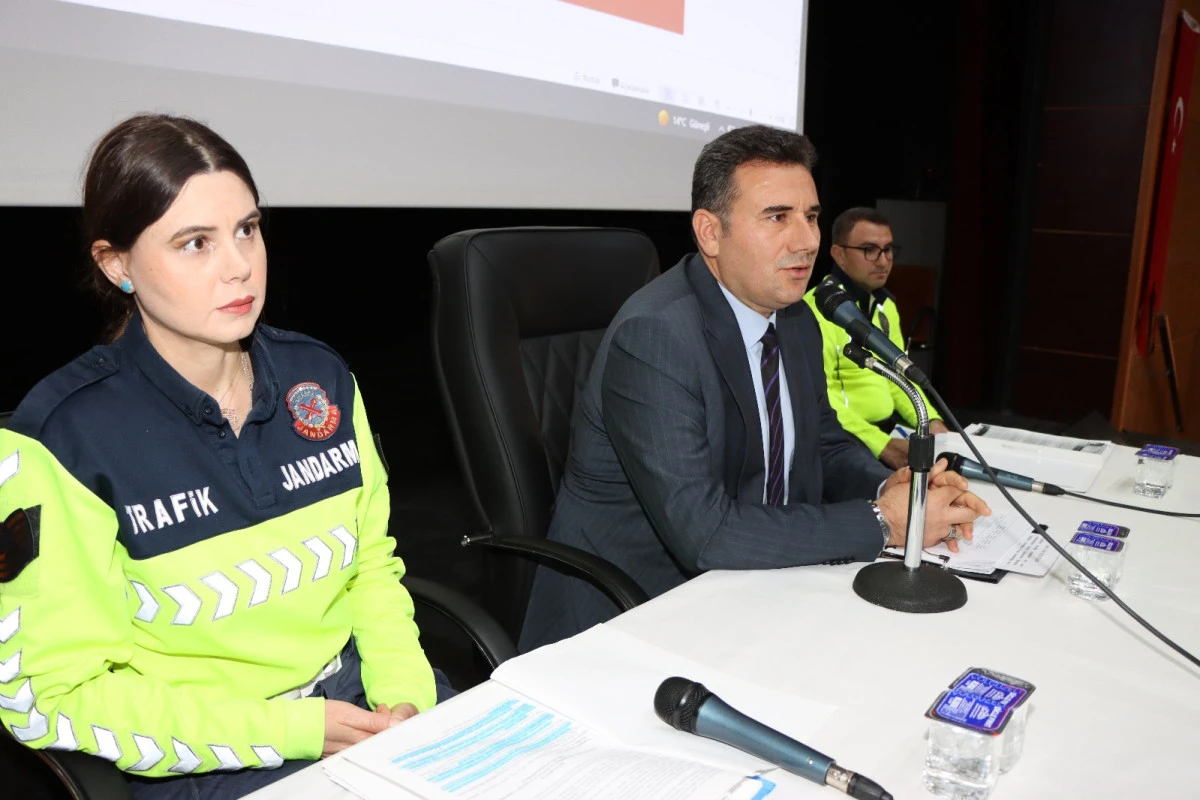 Kahta’da Okul Servisleri İçin Bilgilendirme Toplantısı Düzenlendi