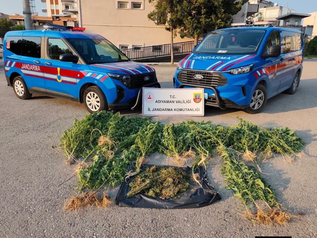 Kahta&rsquo;da Uyuşturucu Operasyonu: 1,5 Kilogram Esrar Ele Ge&ccedil;irildi