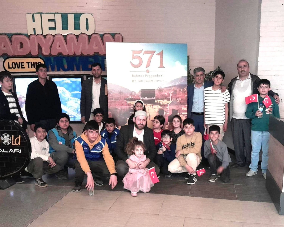 Kahtalı Gen&ccedil;ler Peygamberimizin Hayatını Sinemada İzledi