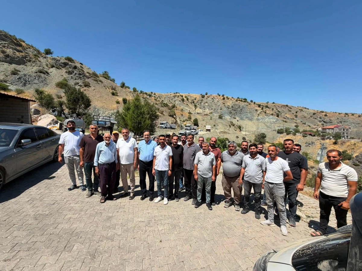 Kardeş Belediye İş Birliğiyle Sincik&rsquo;te Yol &Ccedil;alışmaları Hız Kazandı